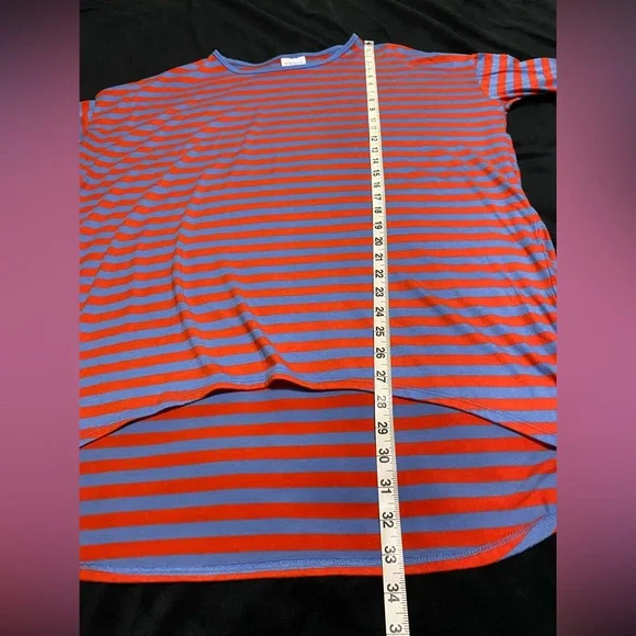 OVERSIZED MEDIUM NWT C PICS CLOSET CLEAR OUT ON ALL LULAROE MAKE AN OFFER BUNDLE - Picture 6 of 9